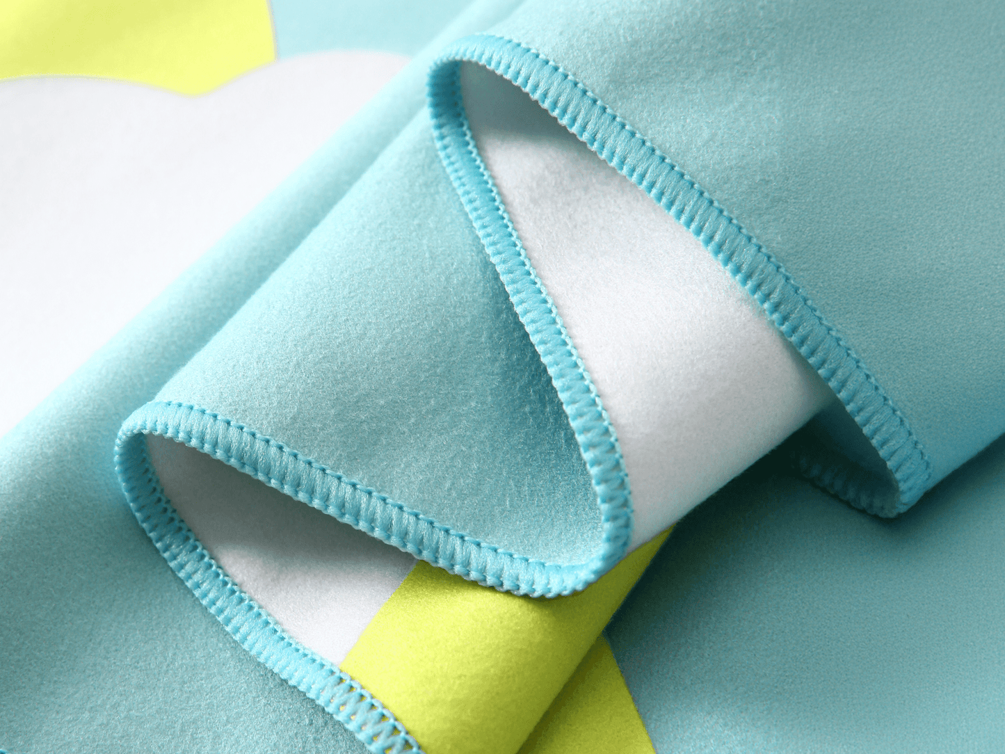 lumiies - high visibility - Schnelltrocknendes Mikrofaser-Handtuch (160×80 cm) - Pudel